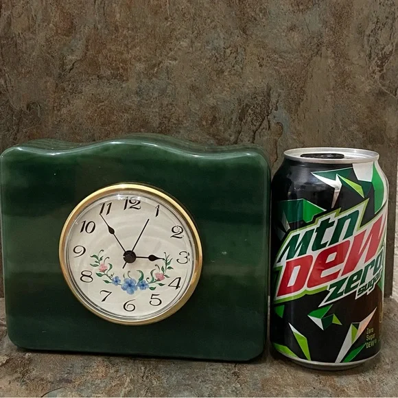 Vintage MCM Mid Century Modern Heavy Green Desk Clock - Picture 7 of 14